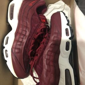 Nike Air Max 95 burgundy/wine (Womens sz 6)